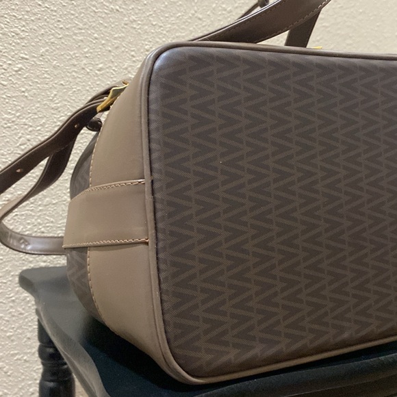 Beautiful Mario Valentino bucket bag. No call outs. Slightly used. 🔥🔥🔥 - Picture 6 of 12